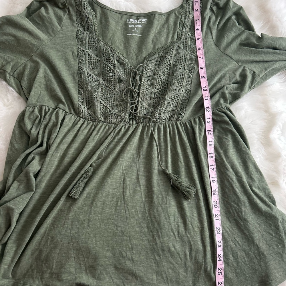 TORRID lace up, empire waste top - Picture 7 of 10
